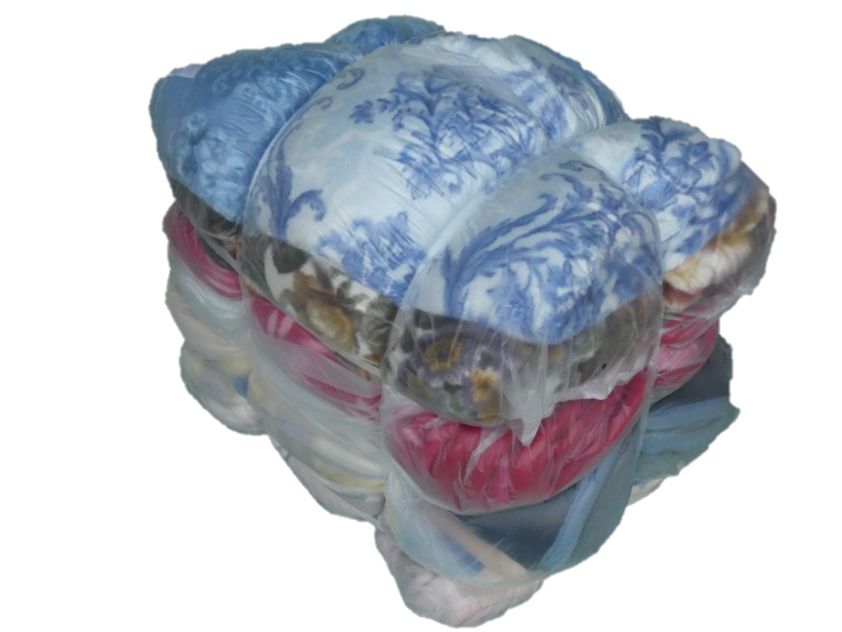 画像1: 中古毛布（厚手）　4枚梱包